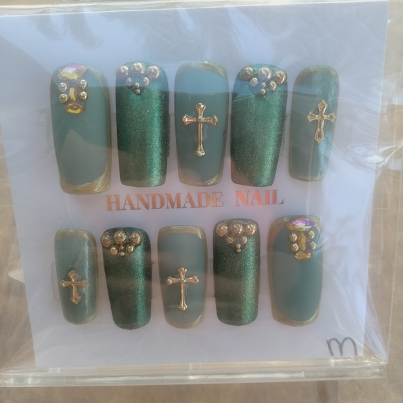 Other - Handmade Emerald Green Press-On Nails with Gold Accents